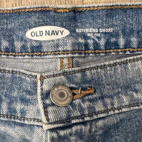 Old Navy Boyfriend Denim Short - Size 18 - Picture 2 of 3